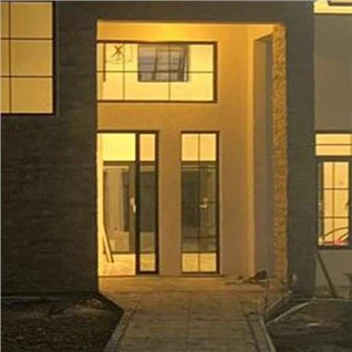 एल्यूमीनियम पीछे के दरवाजे