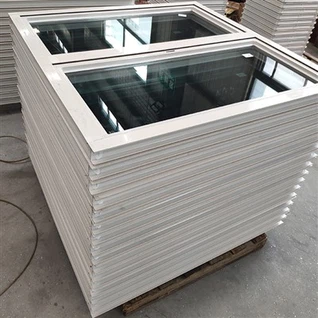 सफेद एल्यूमिनियम और खिड़कियाँ